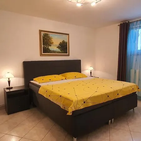 Apartment Nadia*** Pula