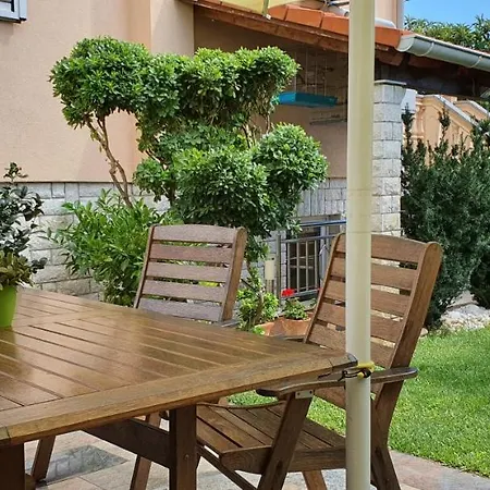 Apartment Nadia*** Pula